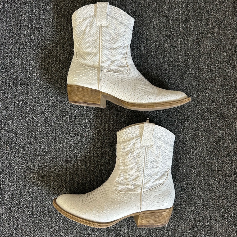 Matisse White Western Ankle Boots